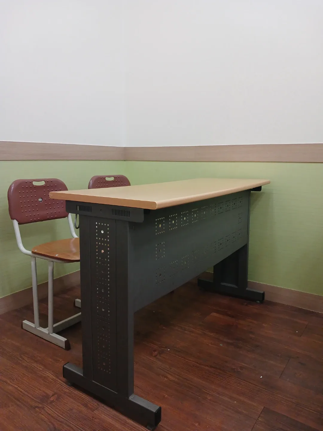 학원(교습소)2인책상ㆍ의자 (8세트) + 테이블 + 장식장