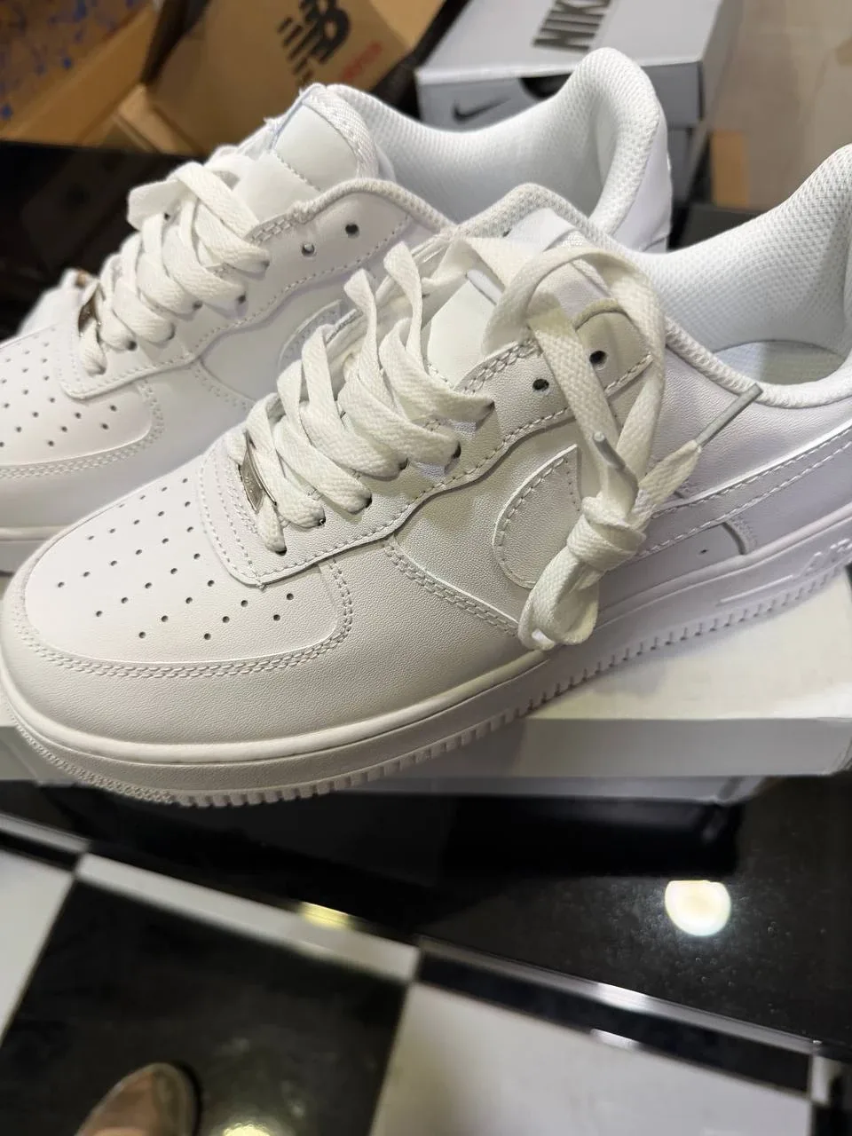 나이키 흰색상 신발 260사이즈 팔아요