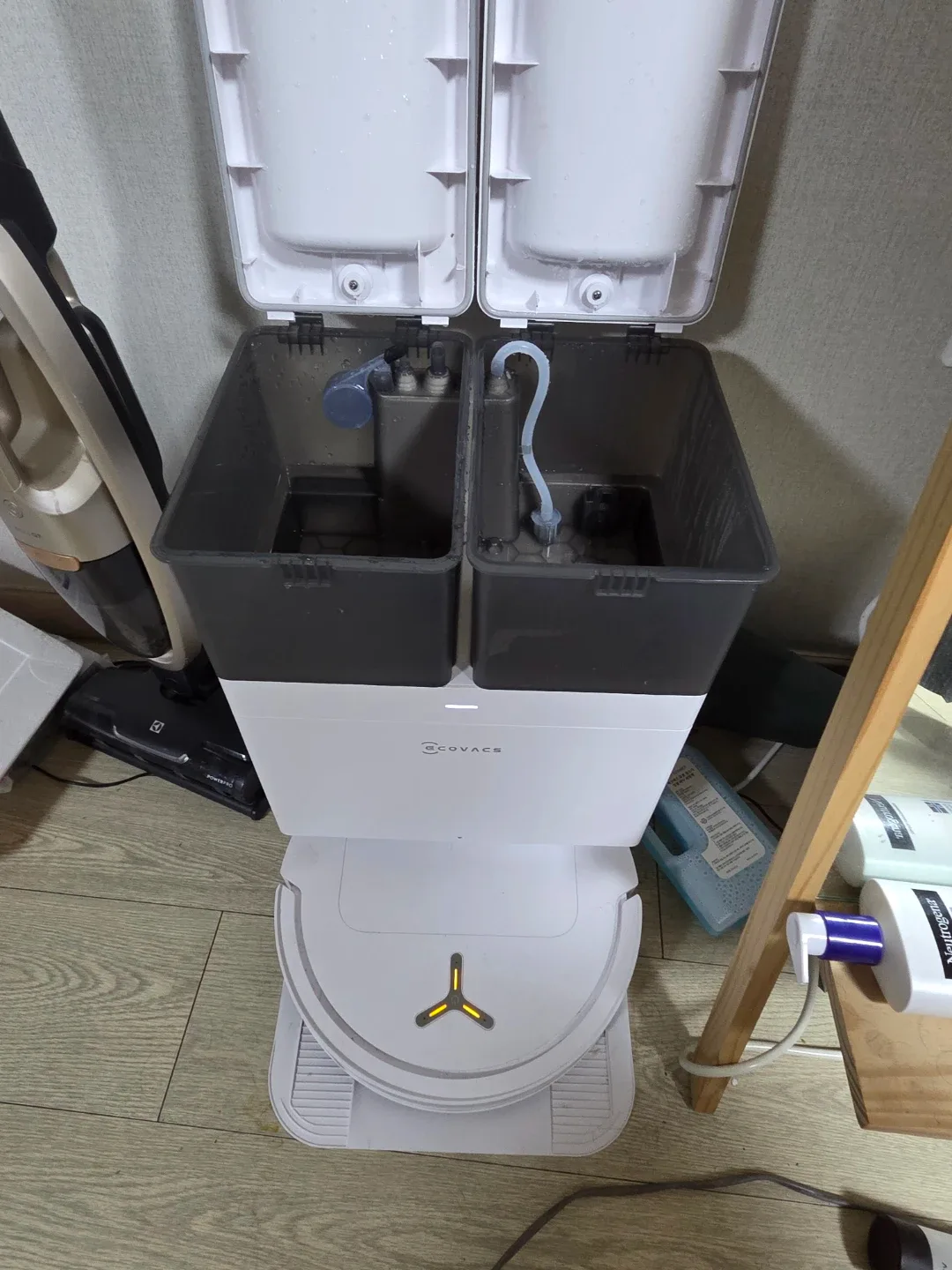 에코백스 t50 로봇청소기 화이트