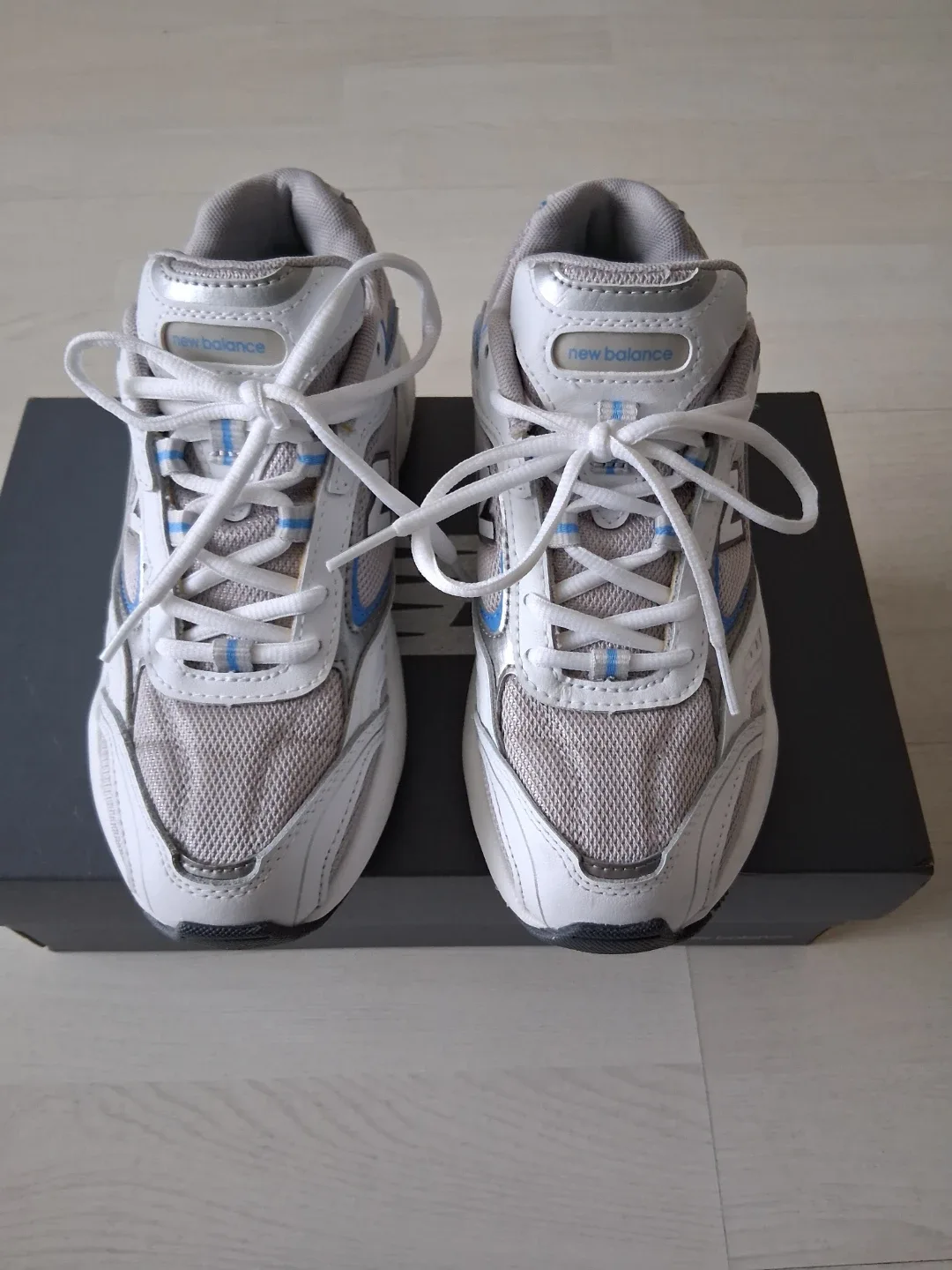 뉴발란스 408 흰색 운동화 240(정품)