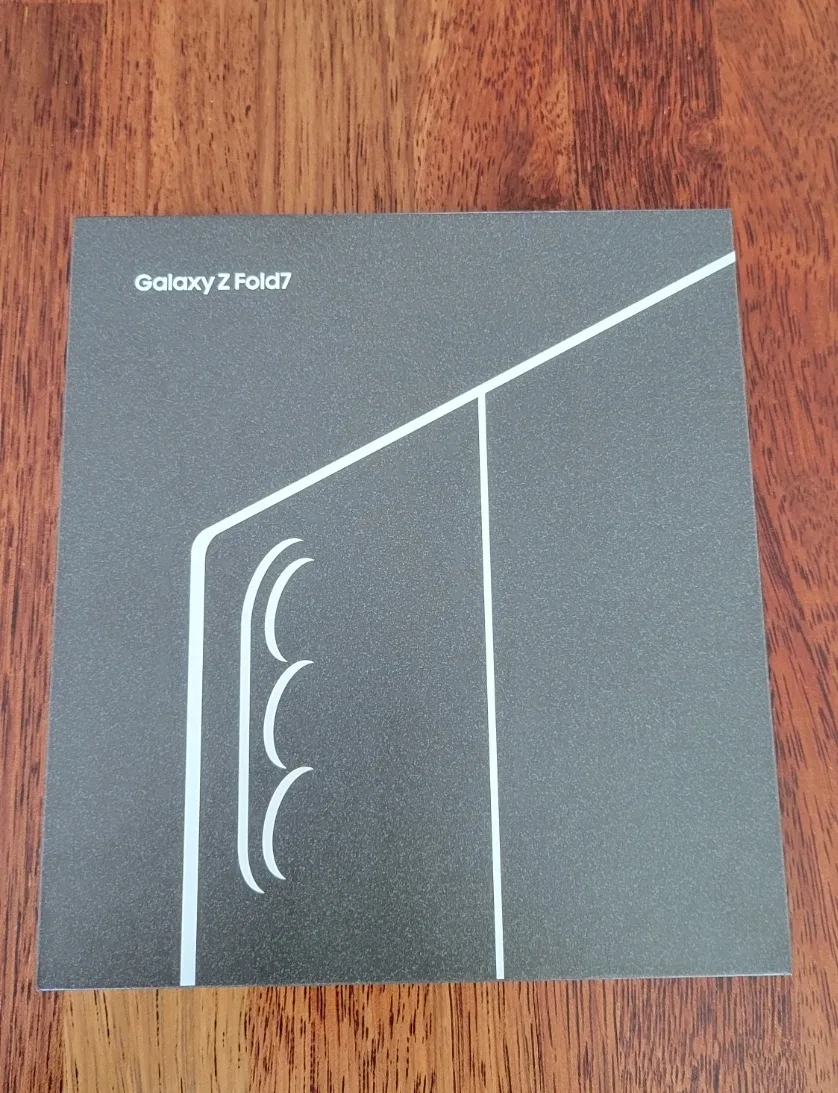 갤럭시 Z Fold7 256GB 실버 팝니다