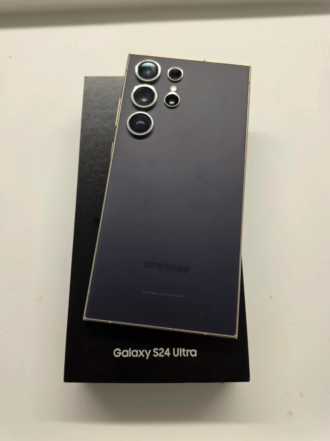 삼성 갤럭시 S24 울트라 512g 티타늄바이올렛 자급제폰  판매합니다.
