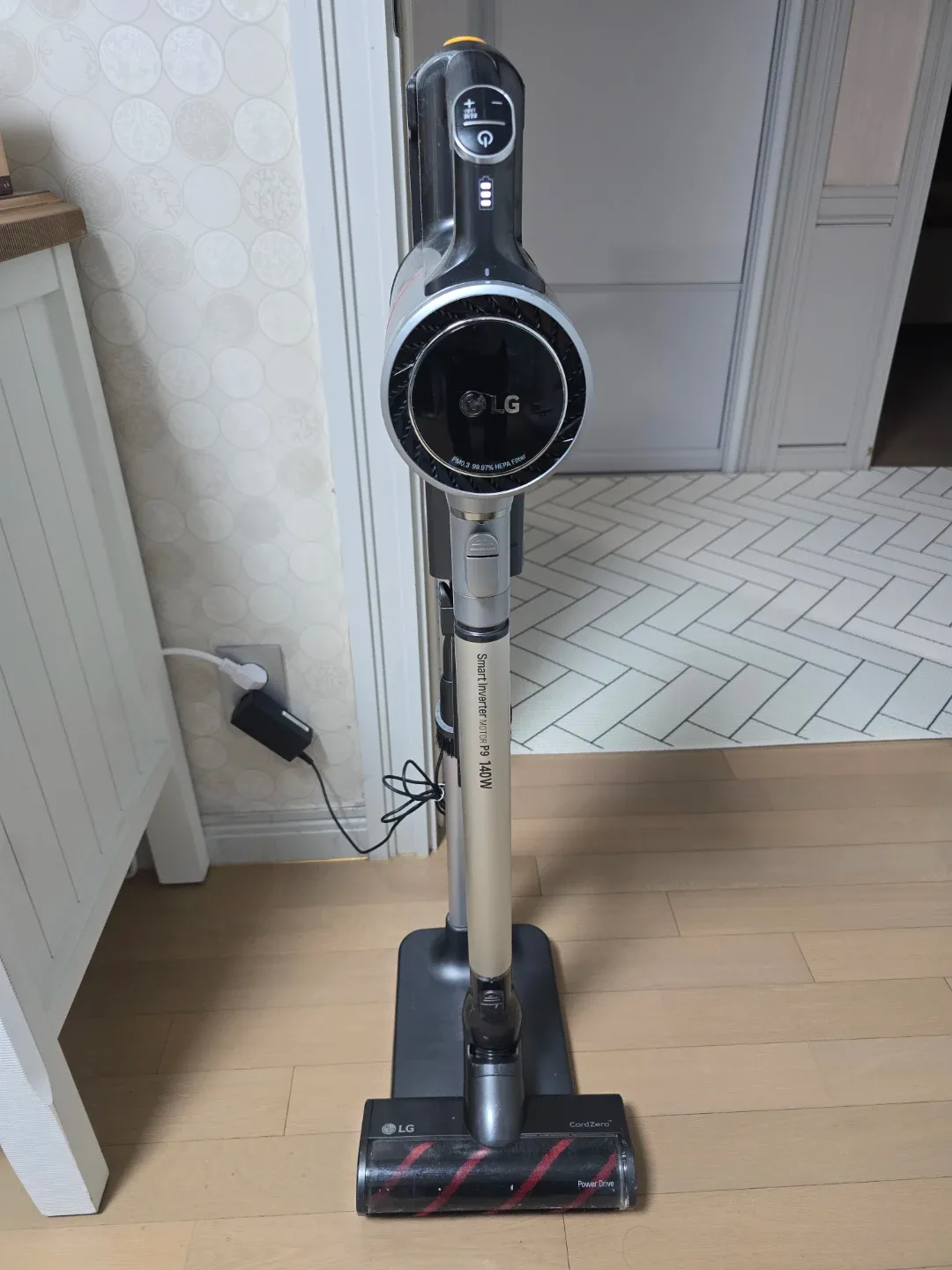 LG 코드제로 P9 무선청소기