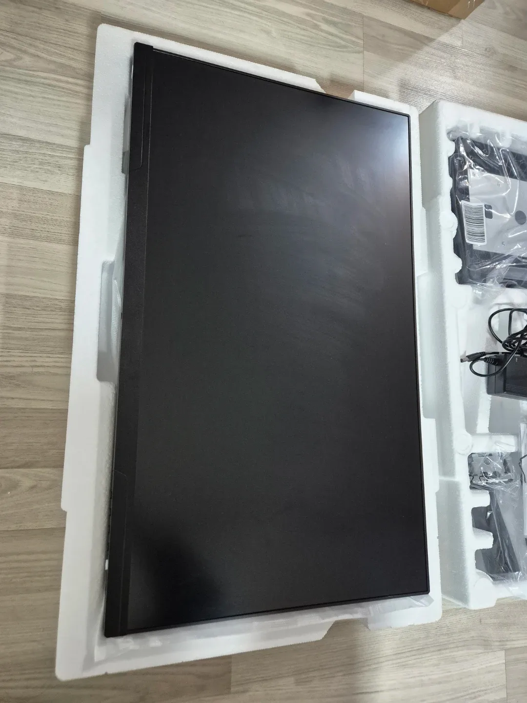 프리플로우 FHD 240hz 27인치 모니터