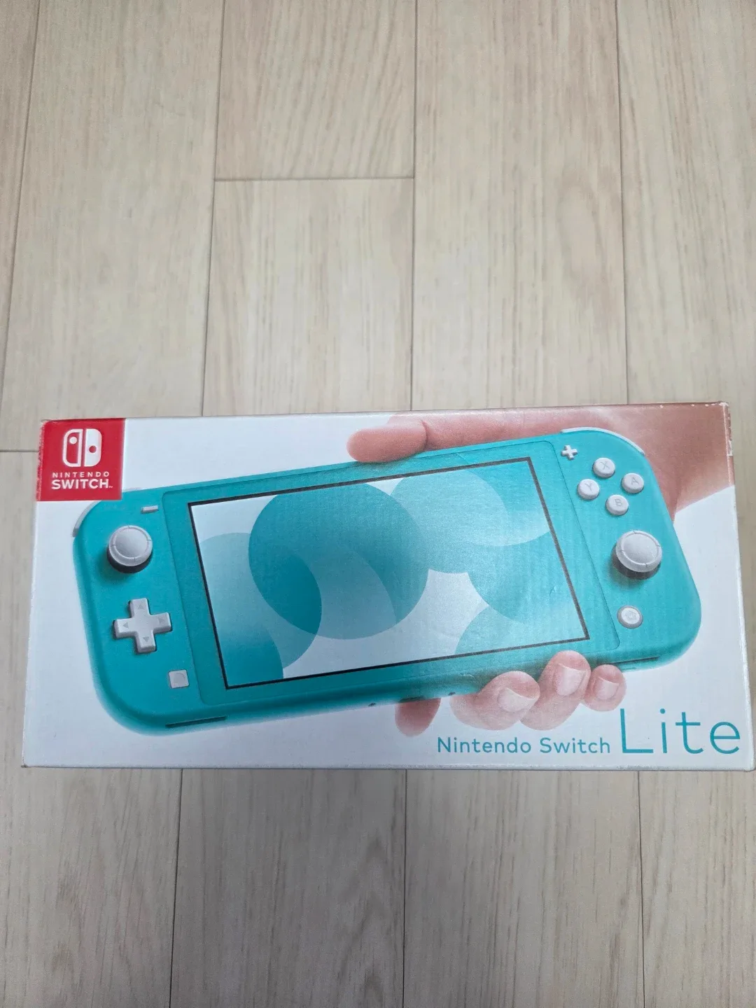 풀박스 정품 충전기 포함 전닌텐도 스위치 라이트 팝니다 (쿨거시 만원 깍아줌)