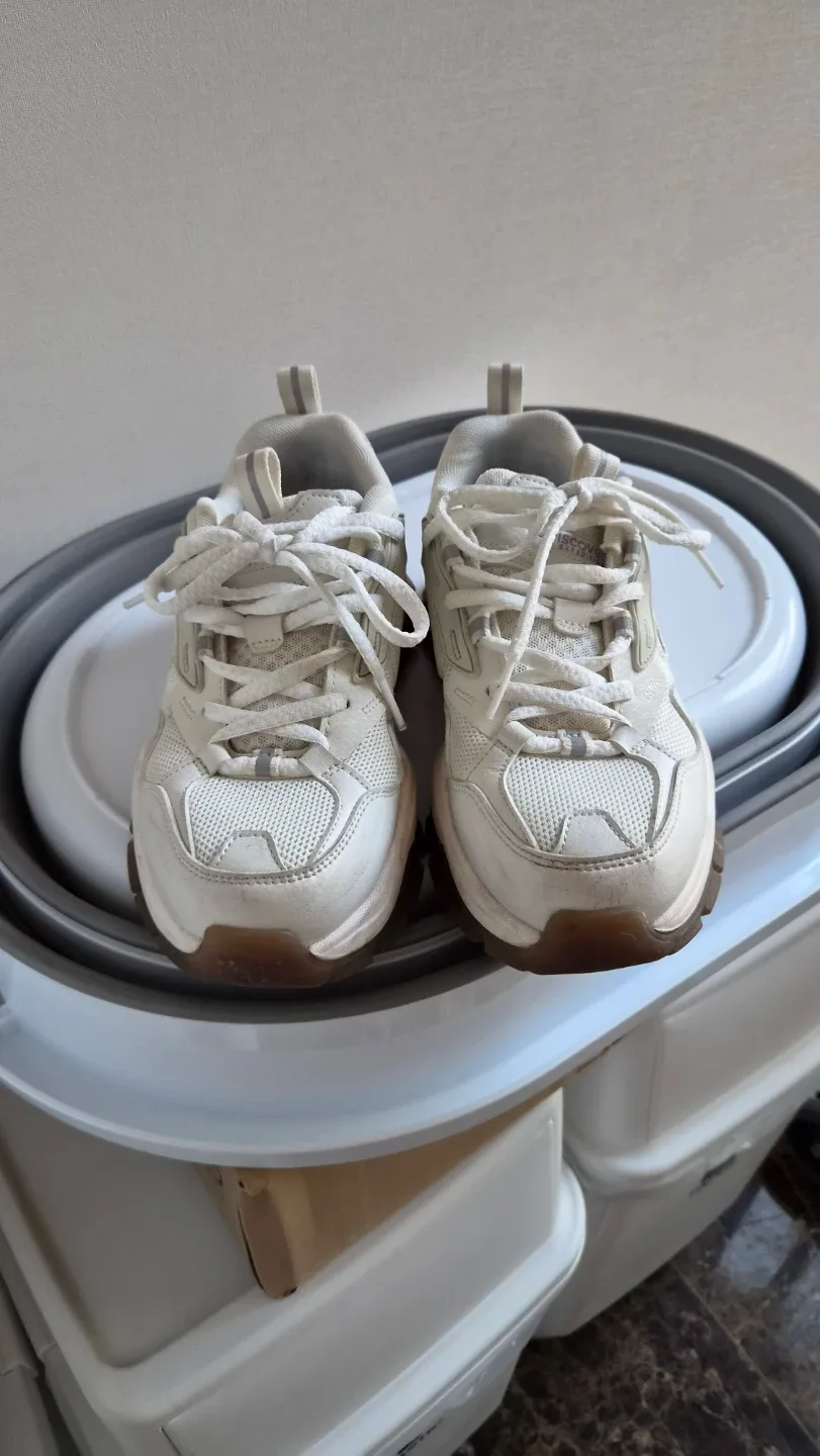 데상트 운동화 팝니다