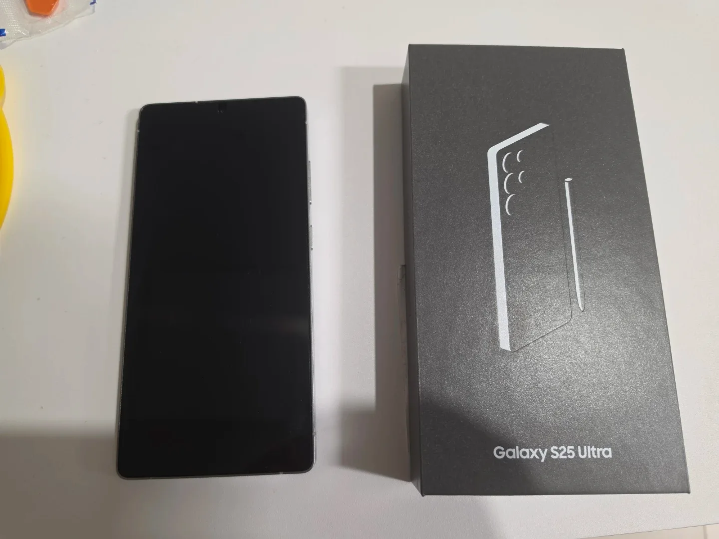 갤럭시 S25 울트라 실버블루 512GB 팝니다.