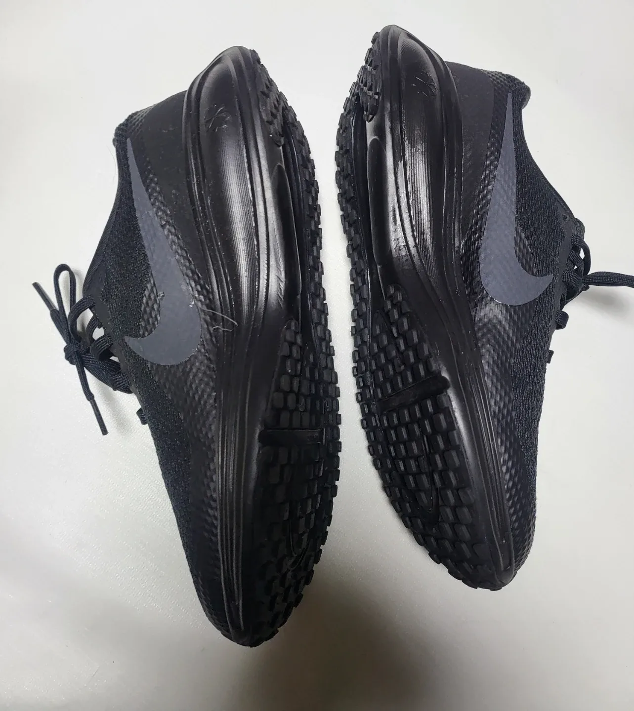 한번신은 나이키 레볼루션 8  운동화 260