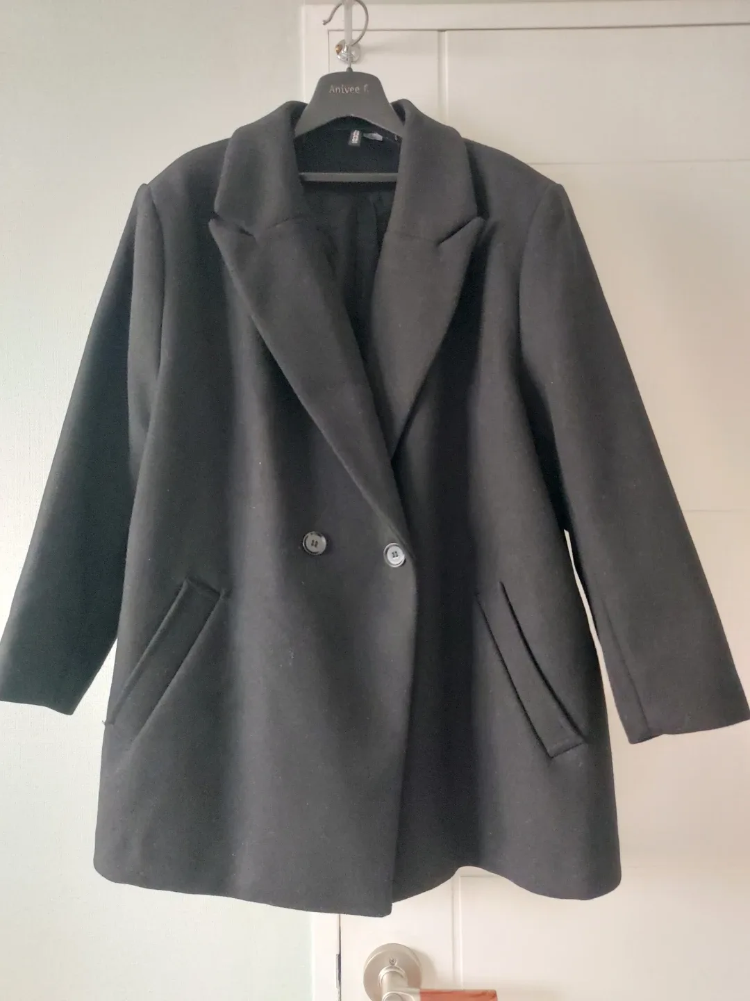 블랙 더블 버튼 코트 (재판매)