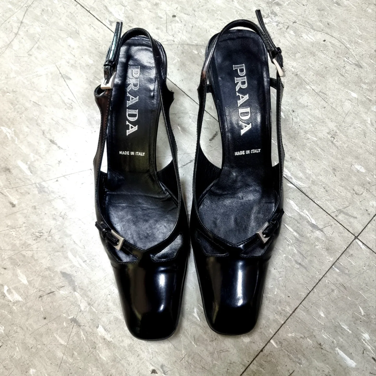 프라다 PRADA 에나멜 샌들 구두 슬링백 슈즈 키튼힐 (230mm/표기36) made in Italy
