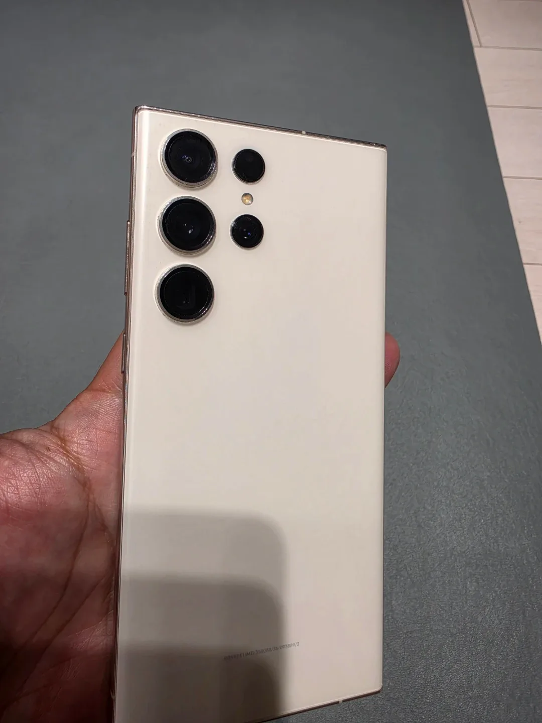 갤럭시 S23 울트라 크림(화이트) 512GB A+급 중고 팝니다.