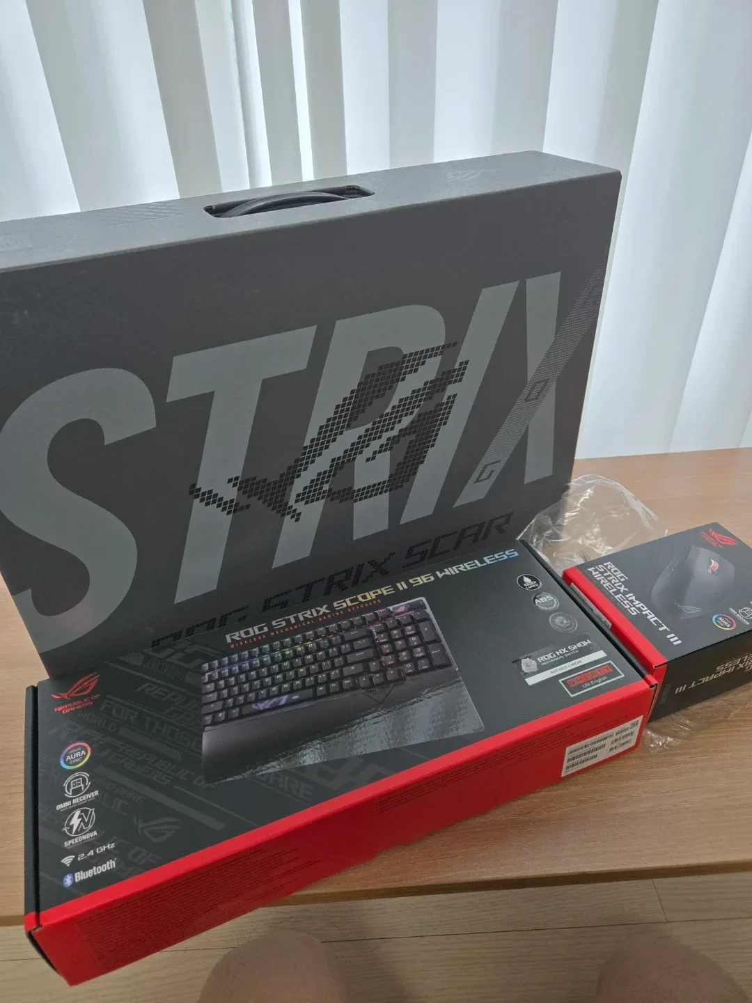 로그 스트릭스 스카18인치 g835lx rtx5090 미사용급 판매해요