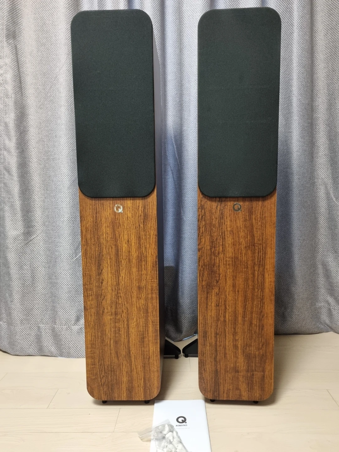 큐 어쿠스틱(Q Acoustics) 3050i톨보이 스피커 팝니다.