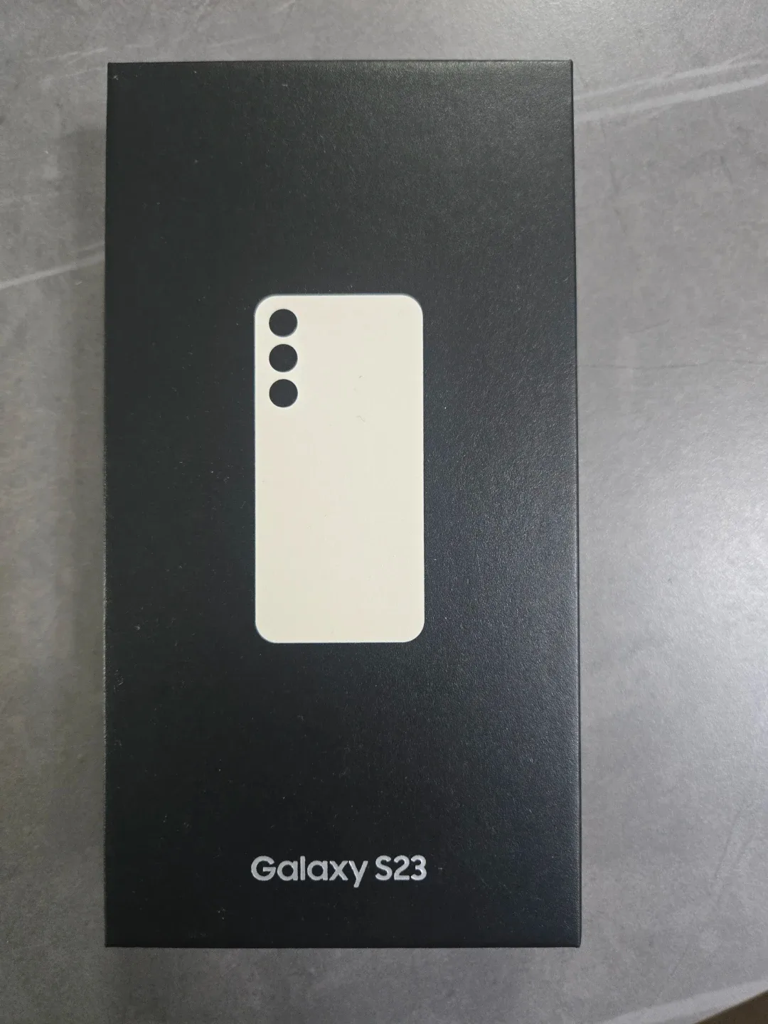 갤럭시 S23 크림 256GB  팝니다~~깨끗합니다