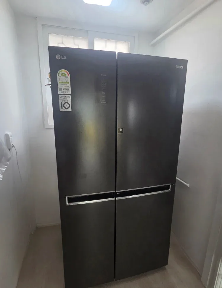 Lg양문형 냉장고 820리터 판매 합니다.