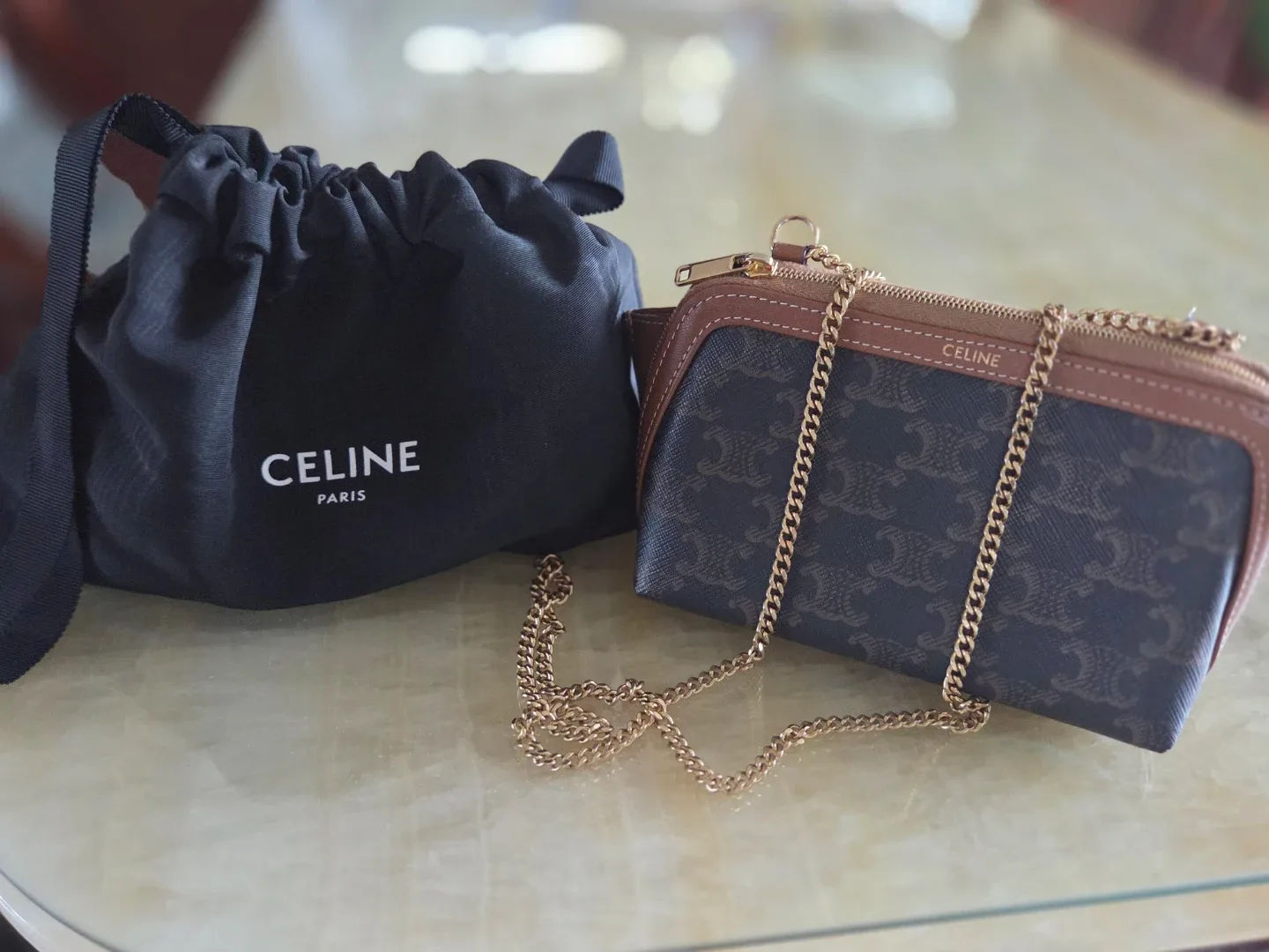 셀린느 트리오페 크로스백 브라운