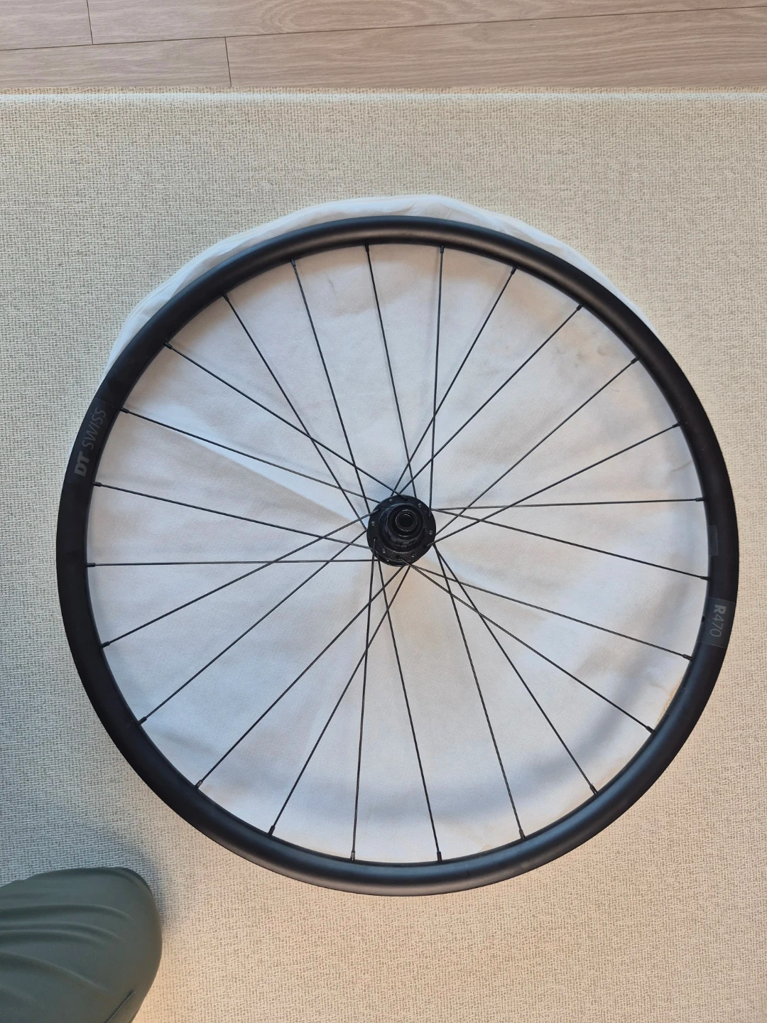 DT Swiss r470 휠셋 판매합니다 (무하자)