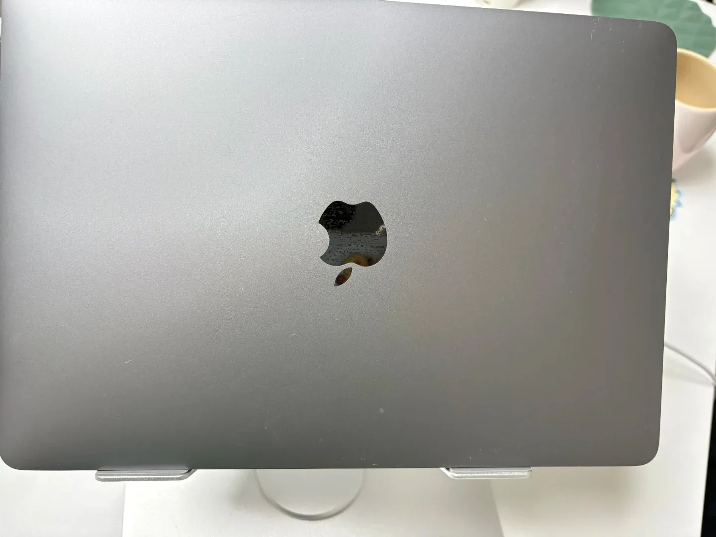 애플 맥북 에어 M1/256GB 13인치 팝니다.