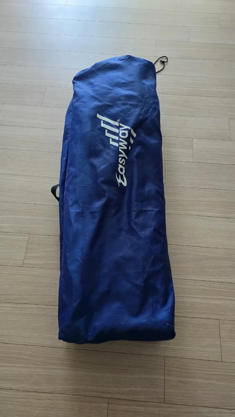 캠핑의자 2인용 입니다.