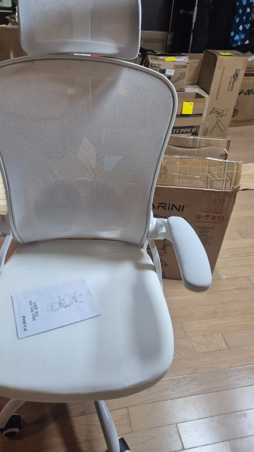 파리니 메쉬 사무용 의자 화이트