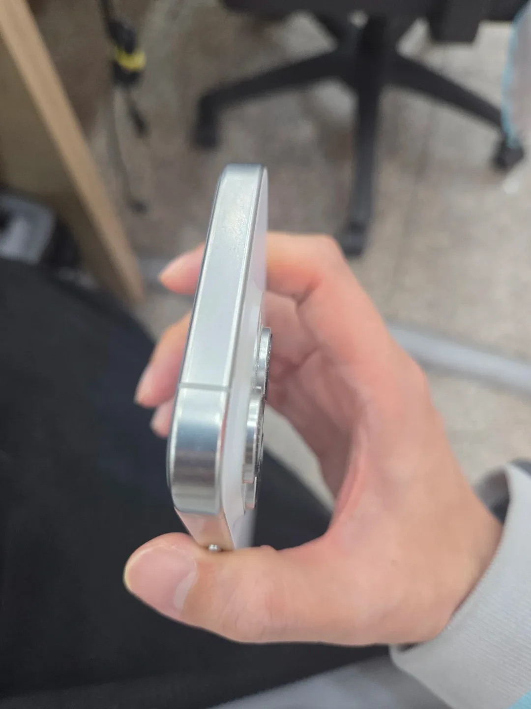 아이폰 16프로128실버 팝니다 외관은 사진보면됩니다