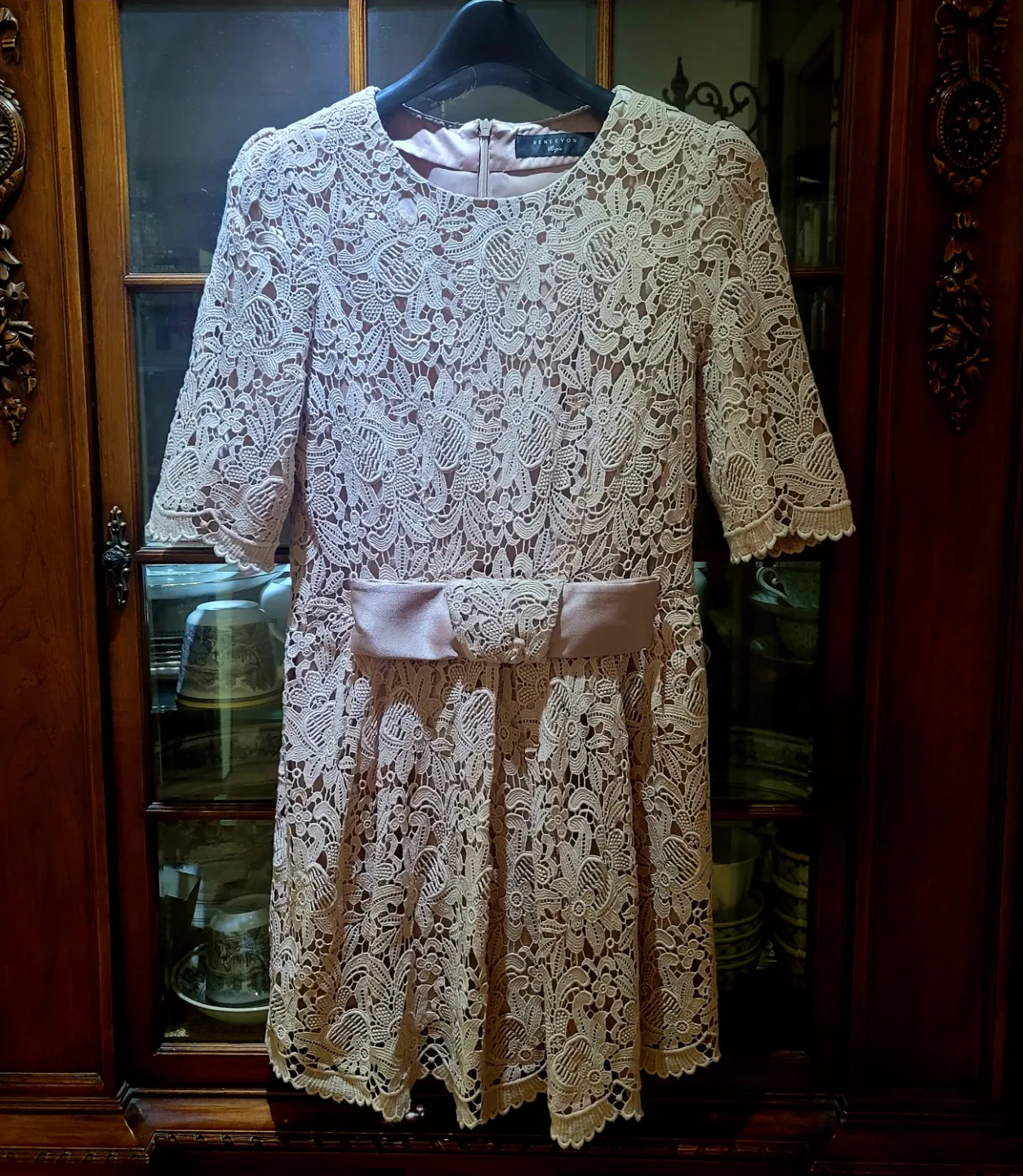 레니본 레이스 원피스 베이지 54사이즈.