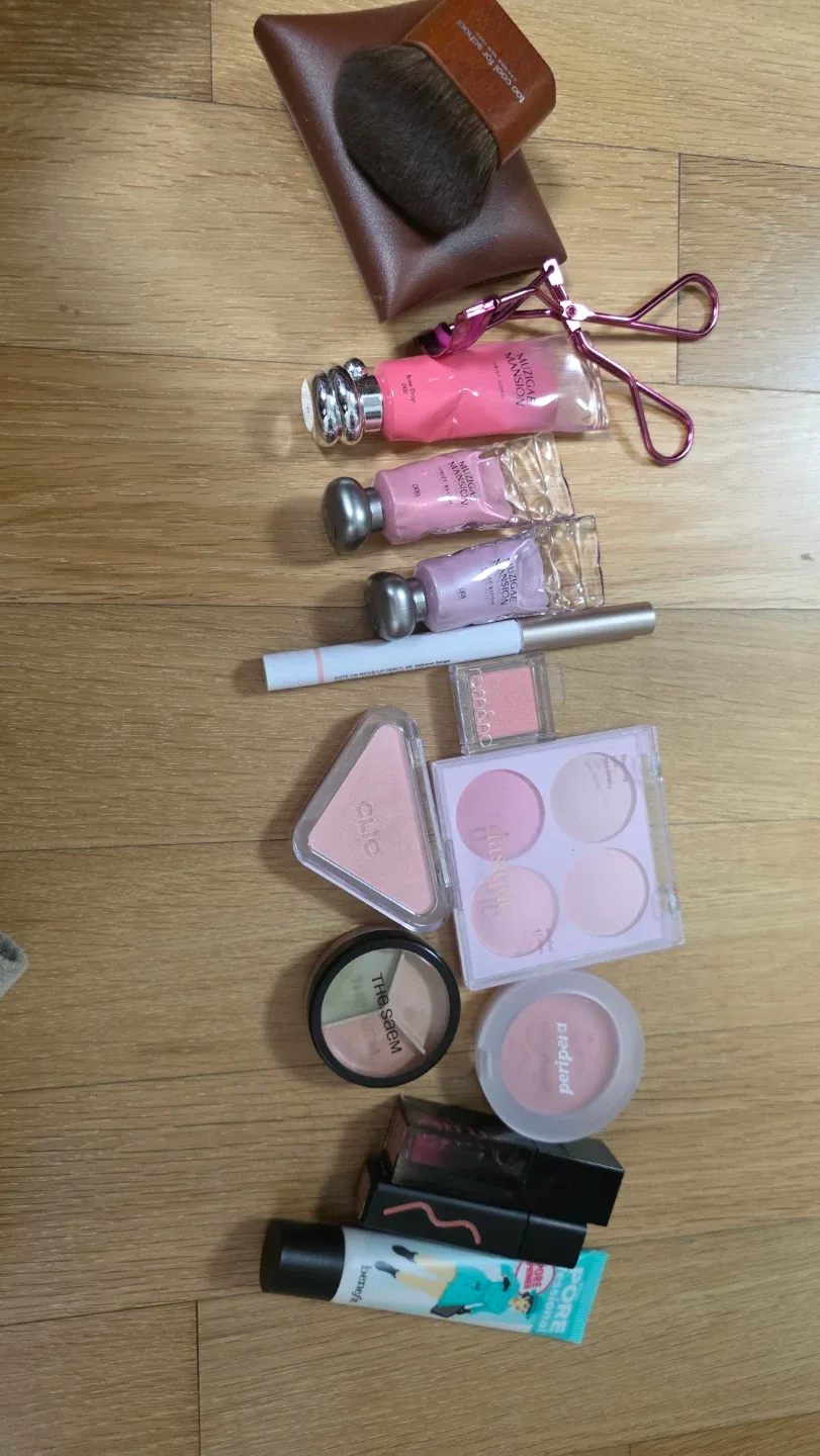 색조 화장품 모음