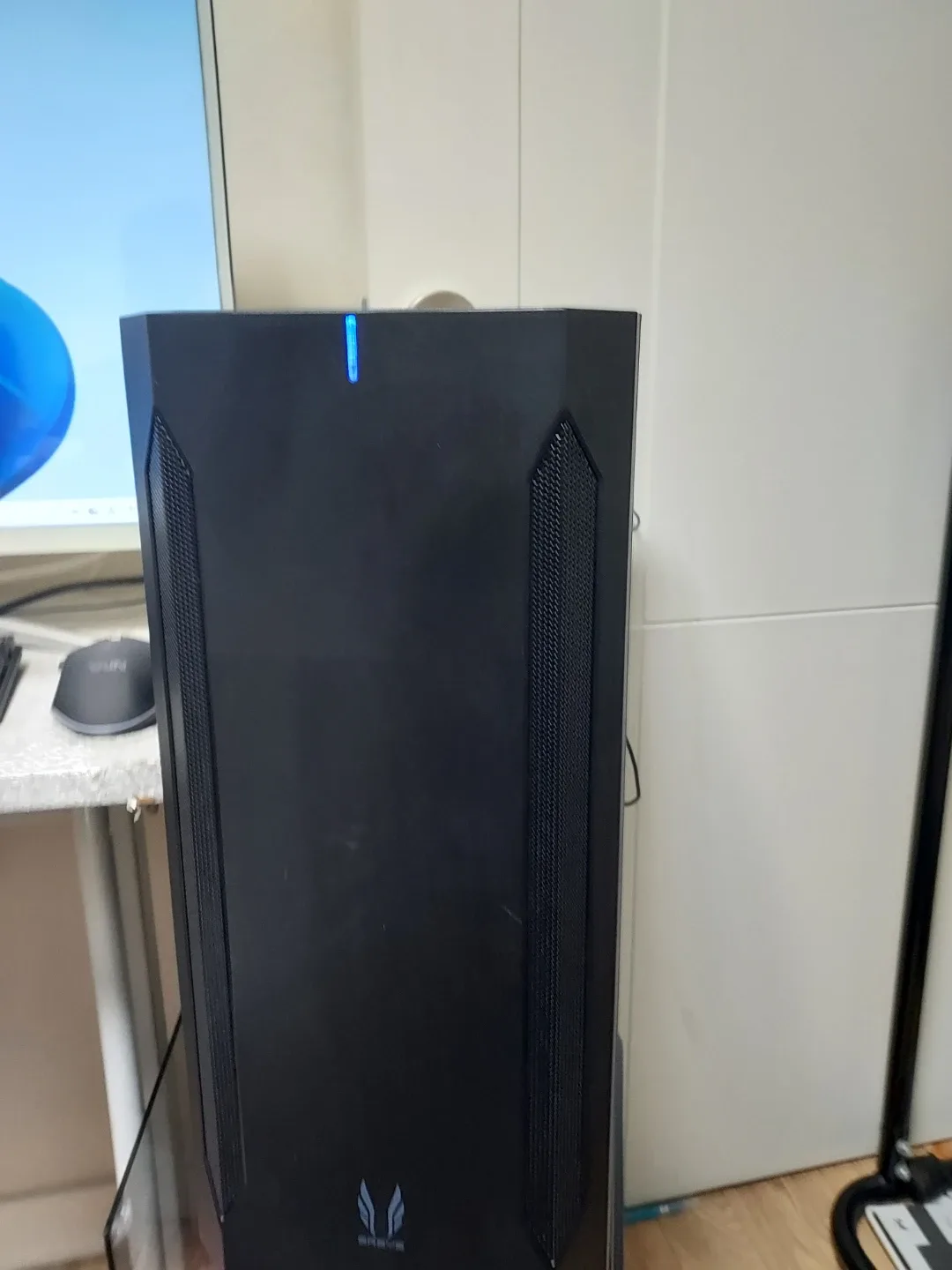 고사양게이밍. RTX 3060 본체 모니터