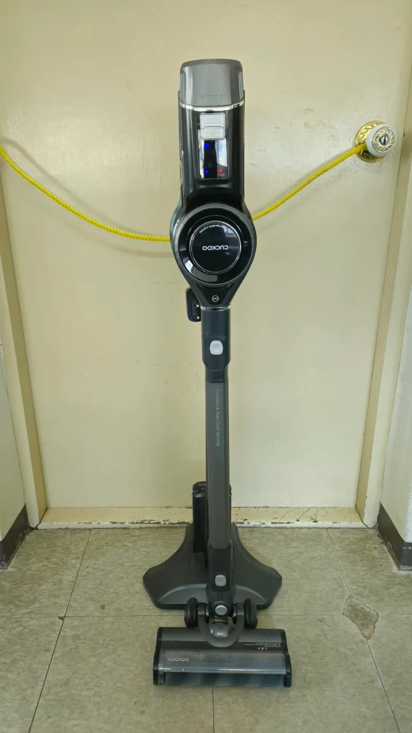 쿠쿠 파워클론 무선 스틱 청소기 블랙