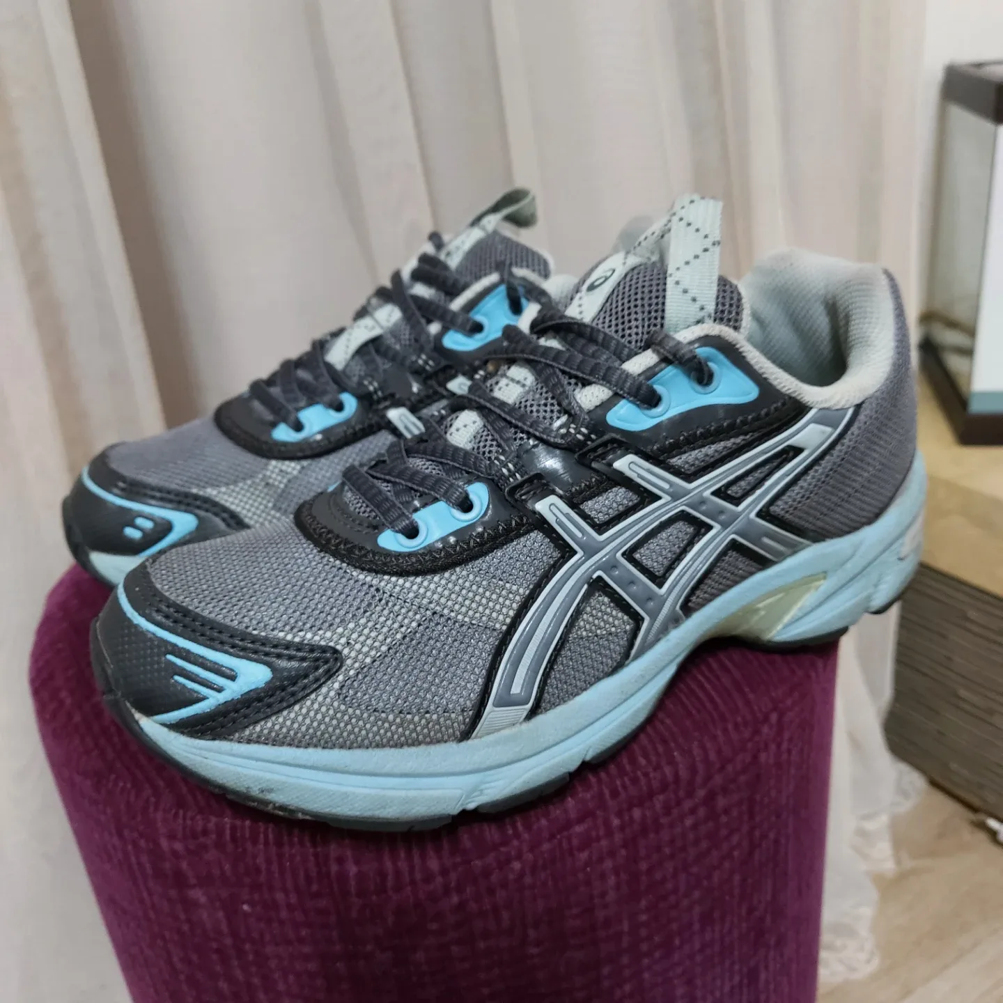 아식스 운동화 회색/하늘 240mm