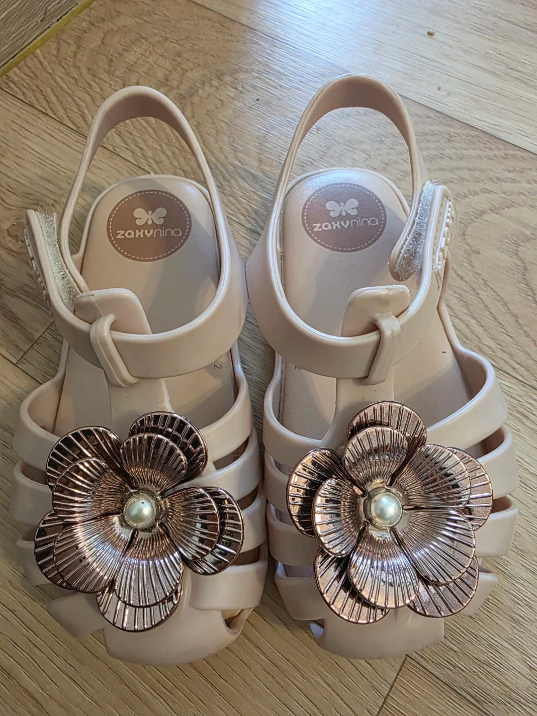 작시 여아신발  샌들 usa9 사이즈 판매합니다