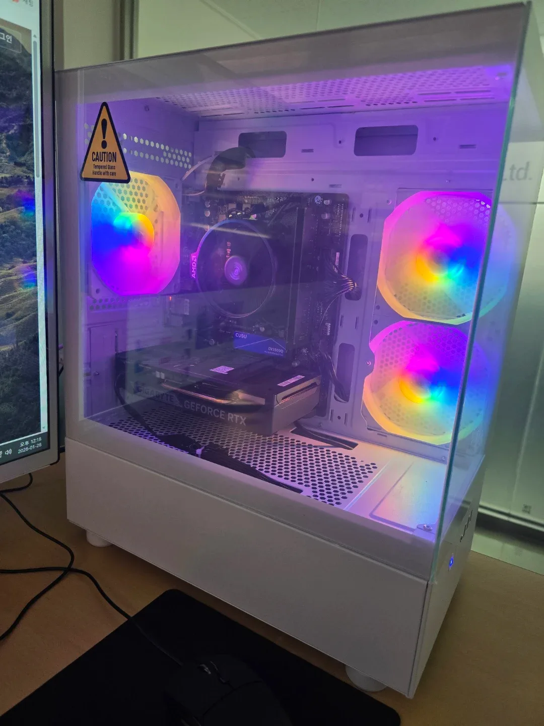 [мӢ н’Ҳкёү] RTX 5050 + 32GлһЁ кІҢмқҙл°Қ PC (м•„мқҙмҳЁ2 мөңм Ғ / AS 35к°ңмӣ” лӮЁмқҢ)