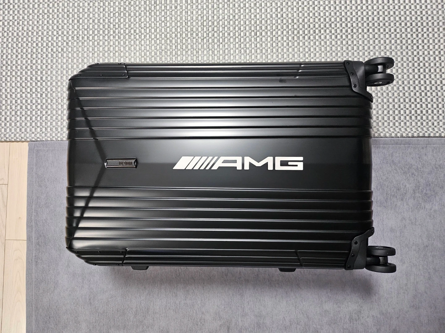 벤츠 AMG 하트만 캐리어 73L 블랙