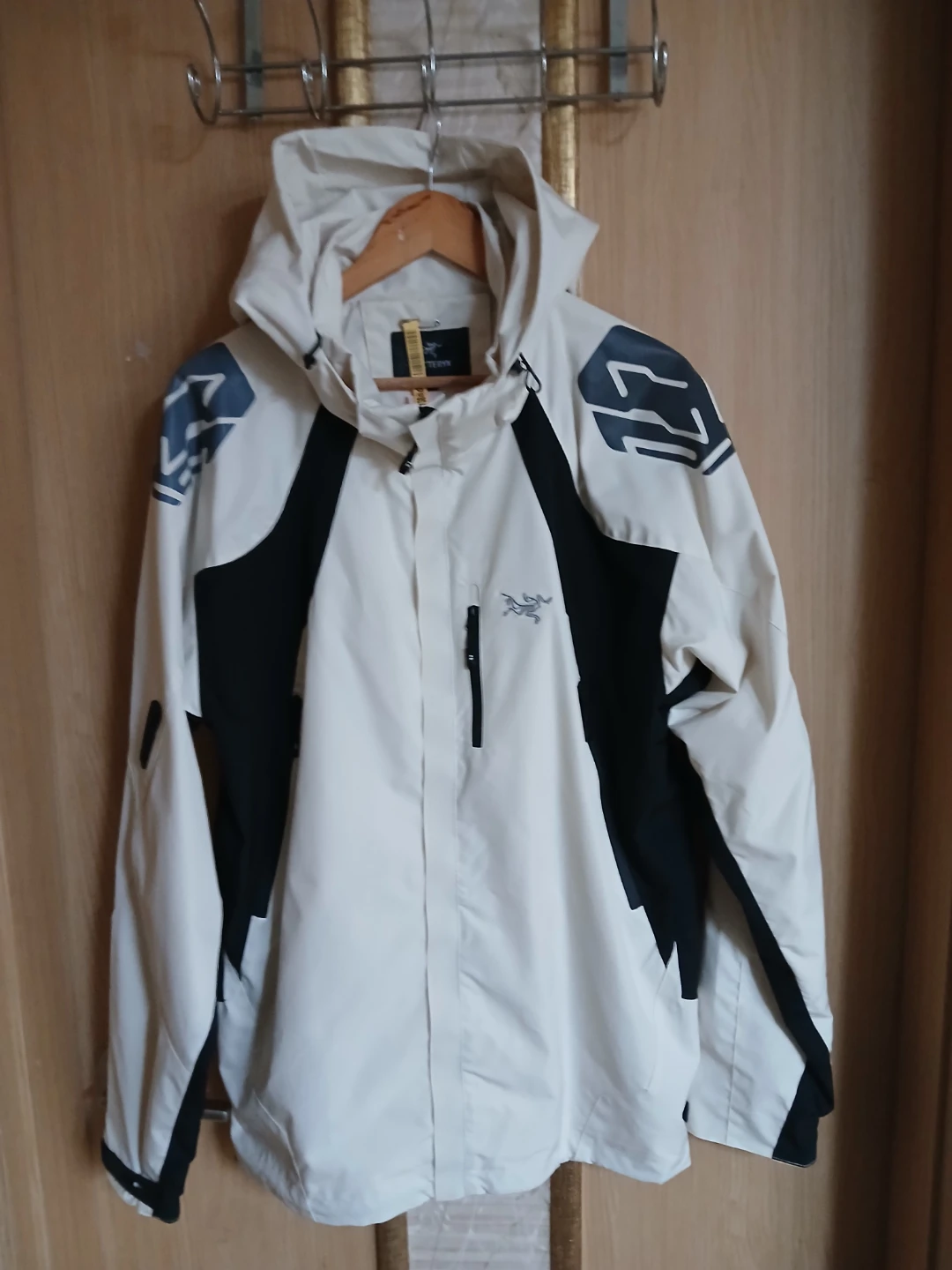 아크테릭스 고어텍스 자켓 3XL 아이보리/블랙