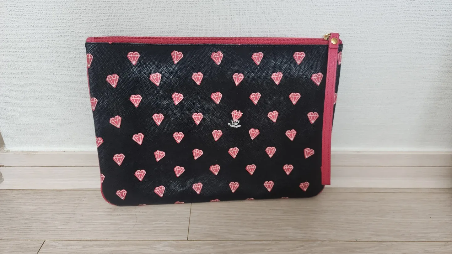 질스튜어트 다이아몬드 패턴 클러치백