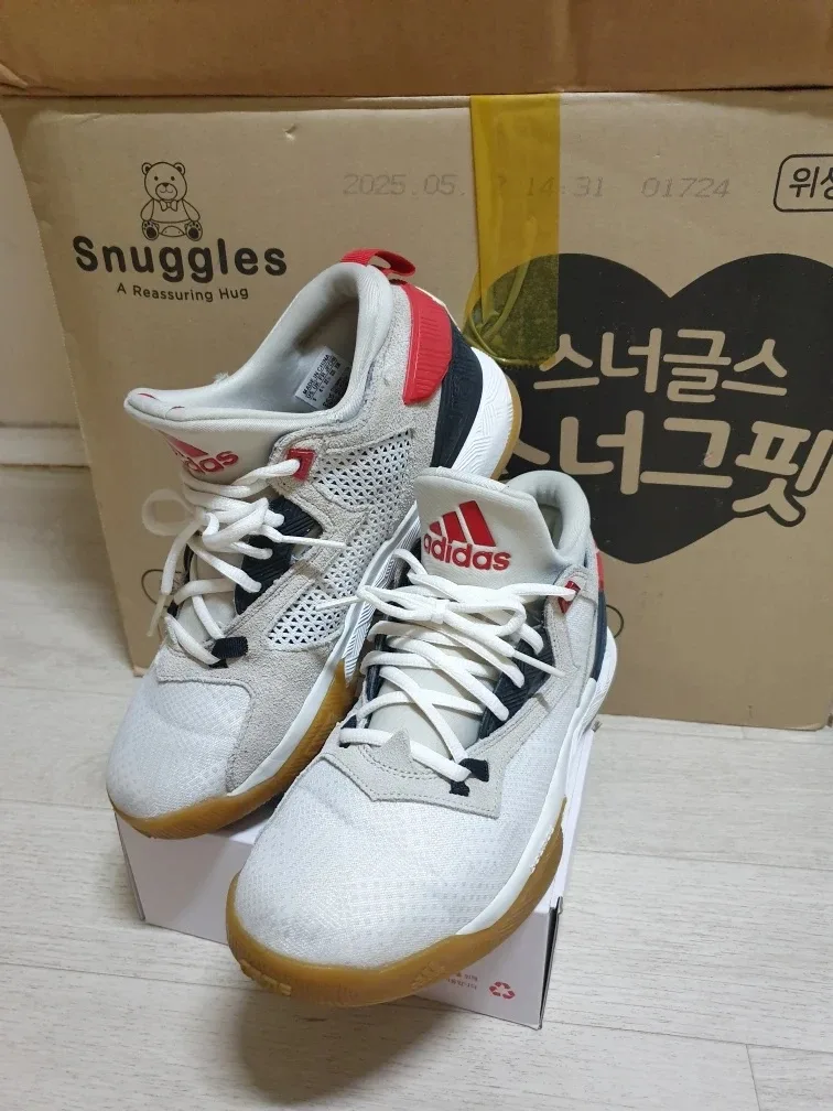 아디다스 운동화 235