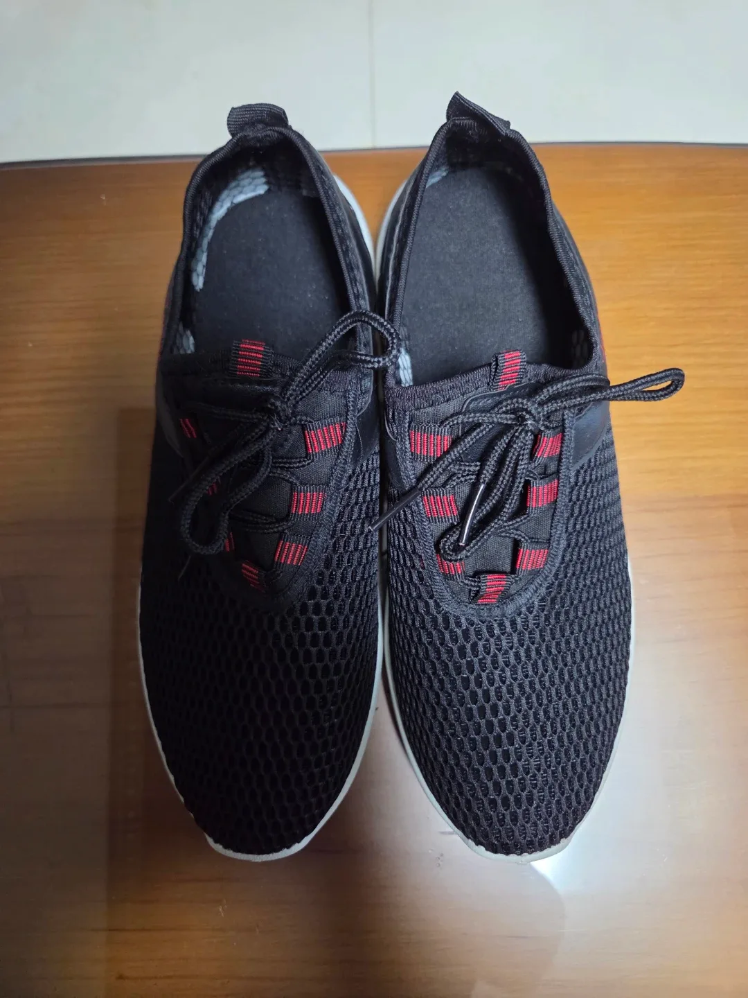 블랙/아이보리 메쉬 운동화