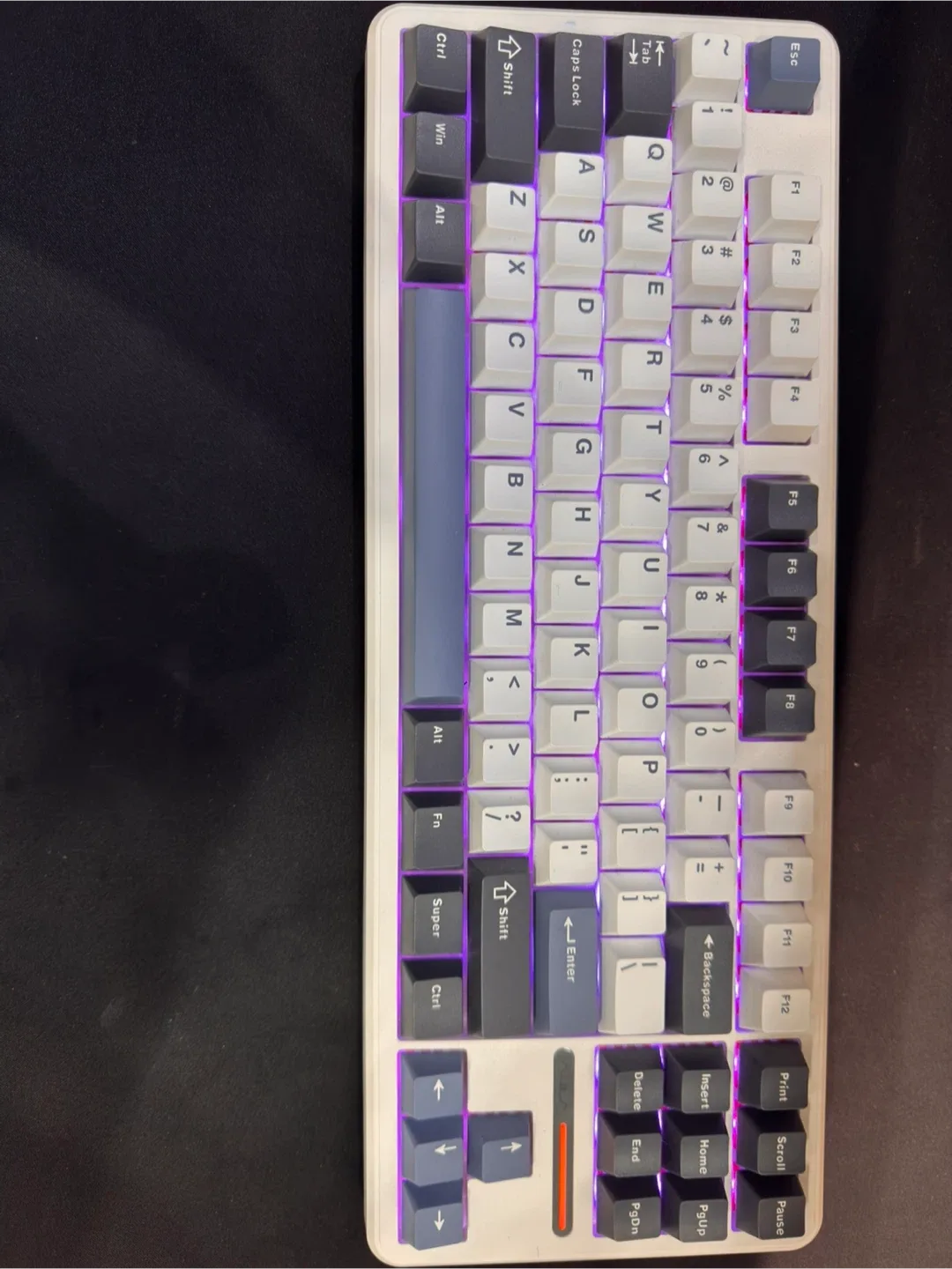 Aura(독거미) f87 pro 유무선 가스켓 키보드 풀박스 판매합니다