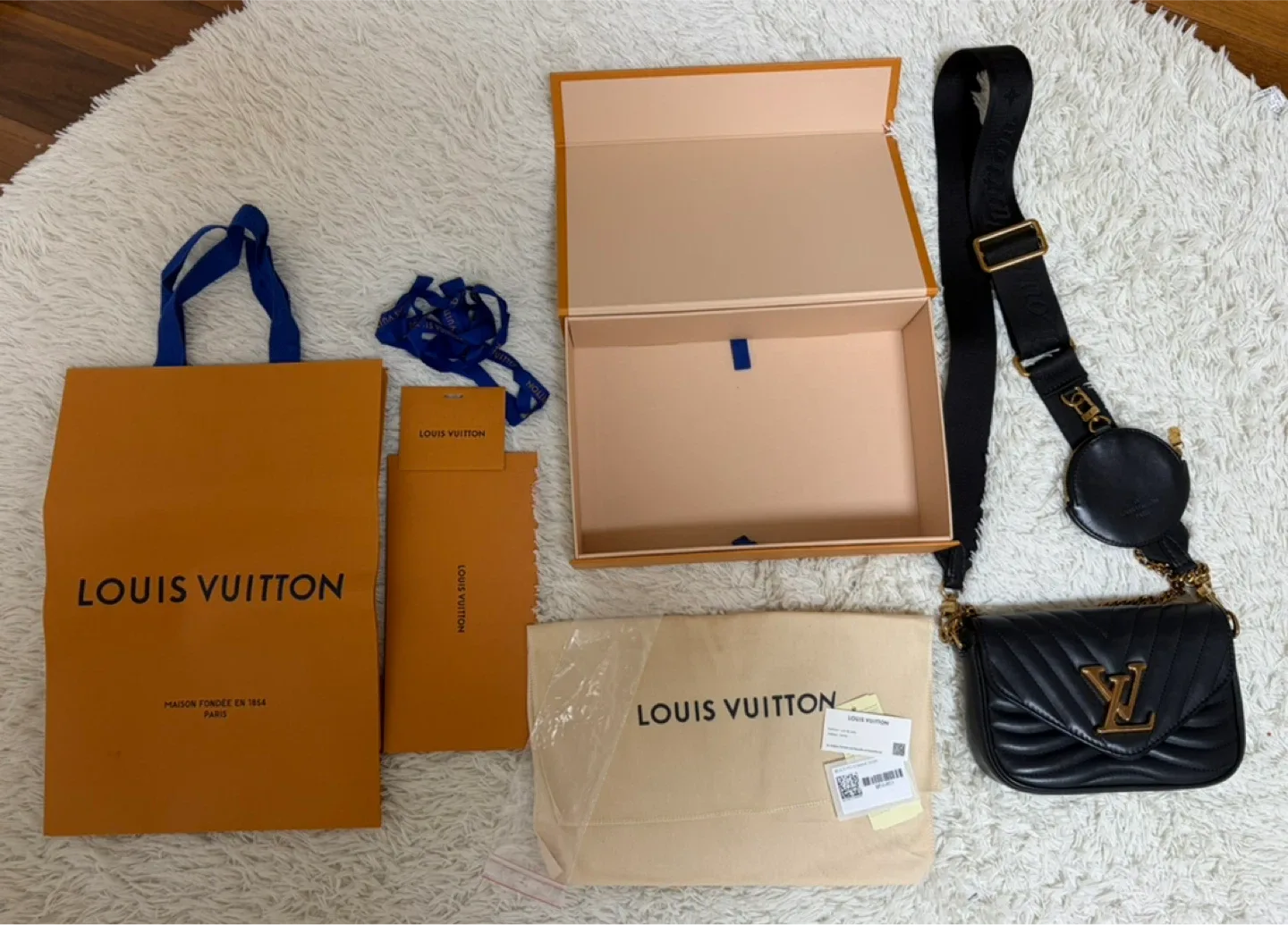 정품 루이비통 뉴웨이브 멀티 포쉐트 가방