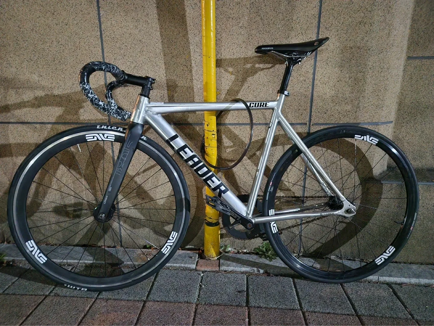 리더 큐어 픽시 자전거