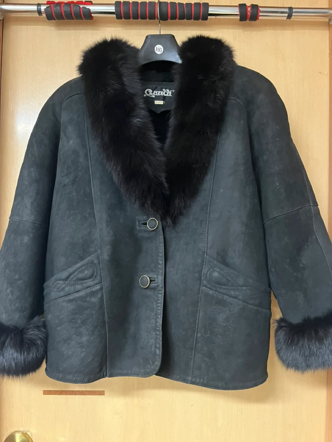 Gaudi 블랙 무스탕 코트