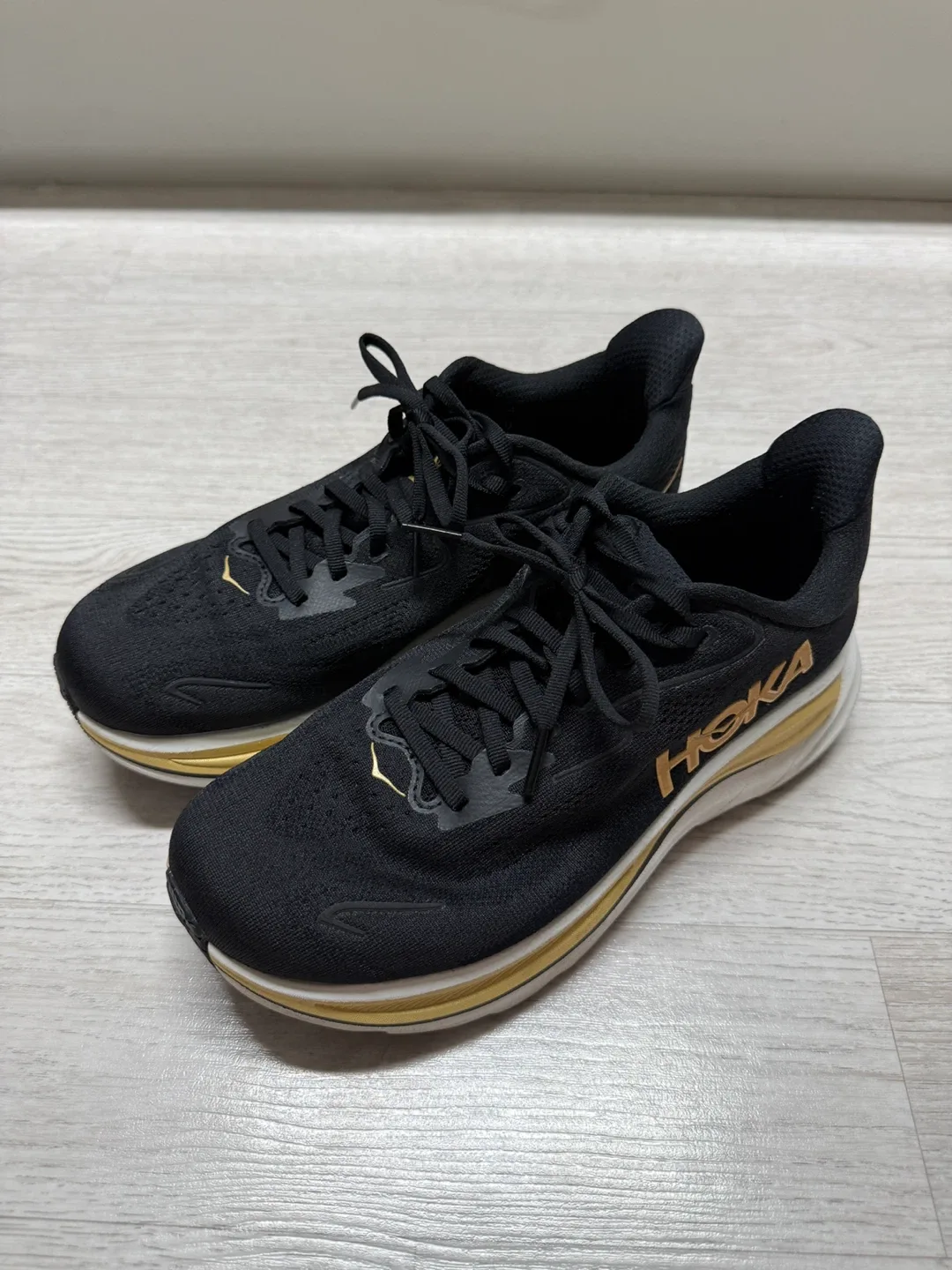 호카 클리프톤 9 와이드 여성 운동화 245mm