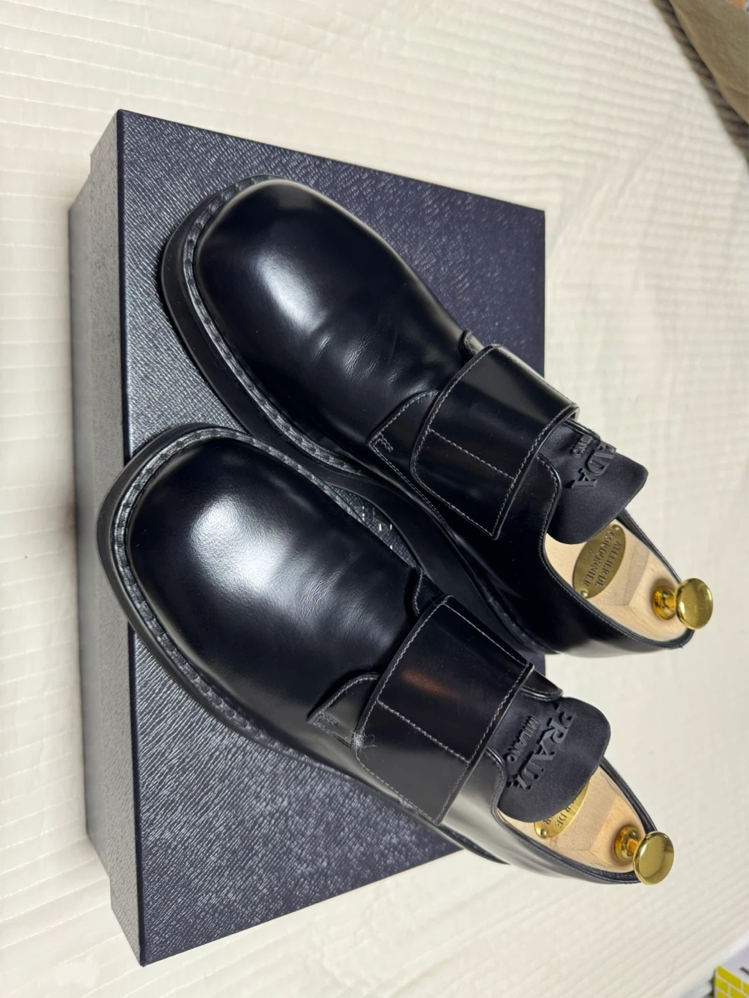 PRADA 프라다 남성 벨크로 로퍼 6.5 (260)