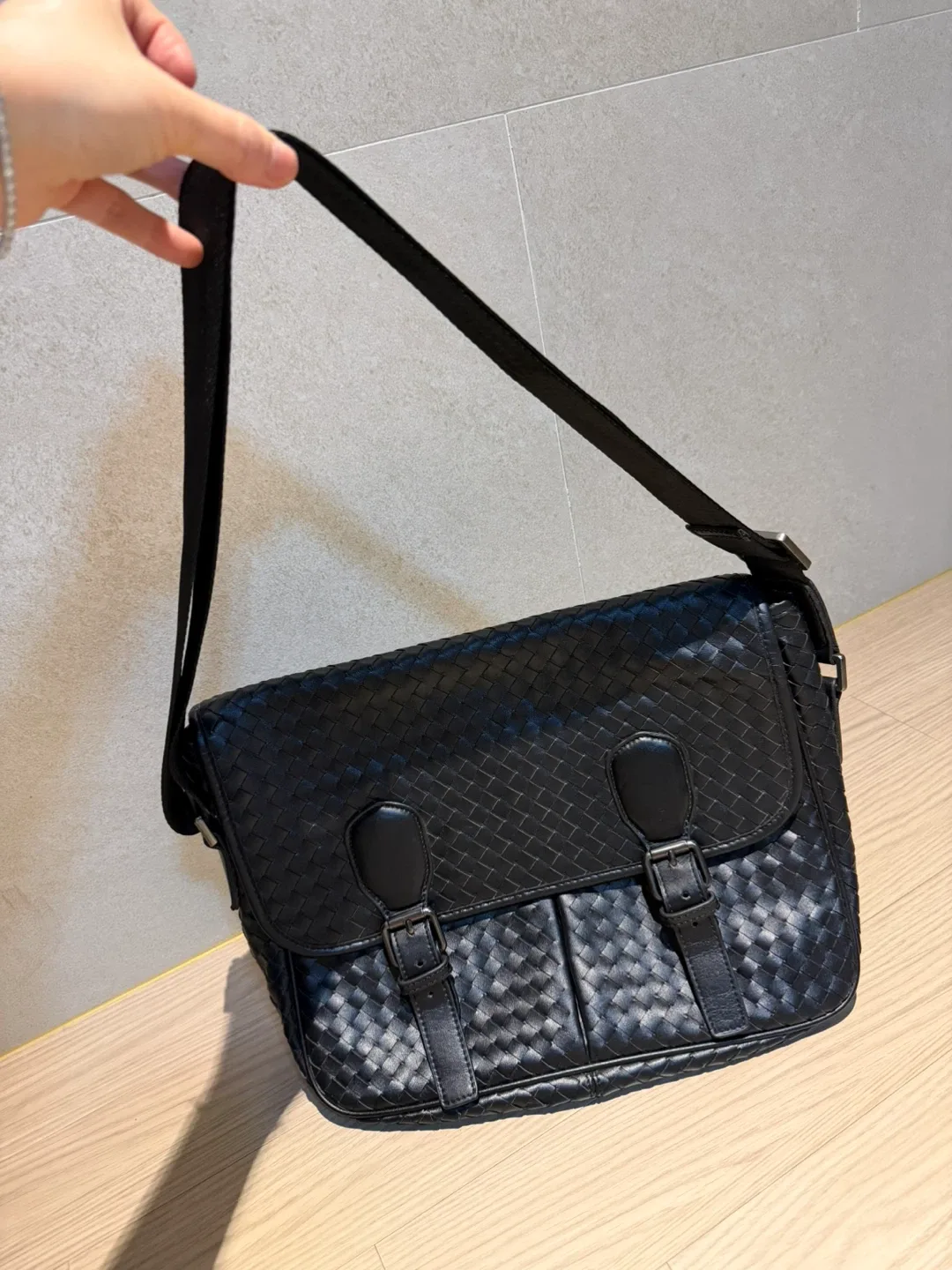 인트레치아토 블랙 크로스백