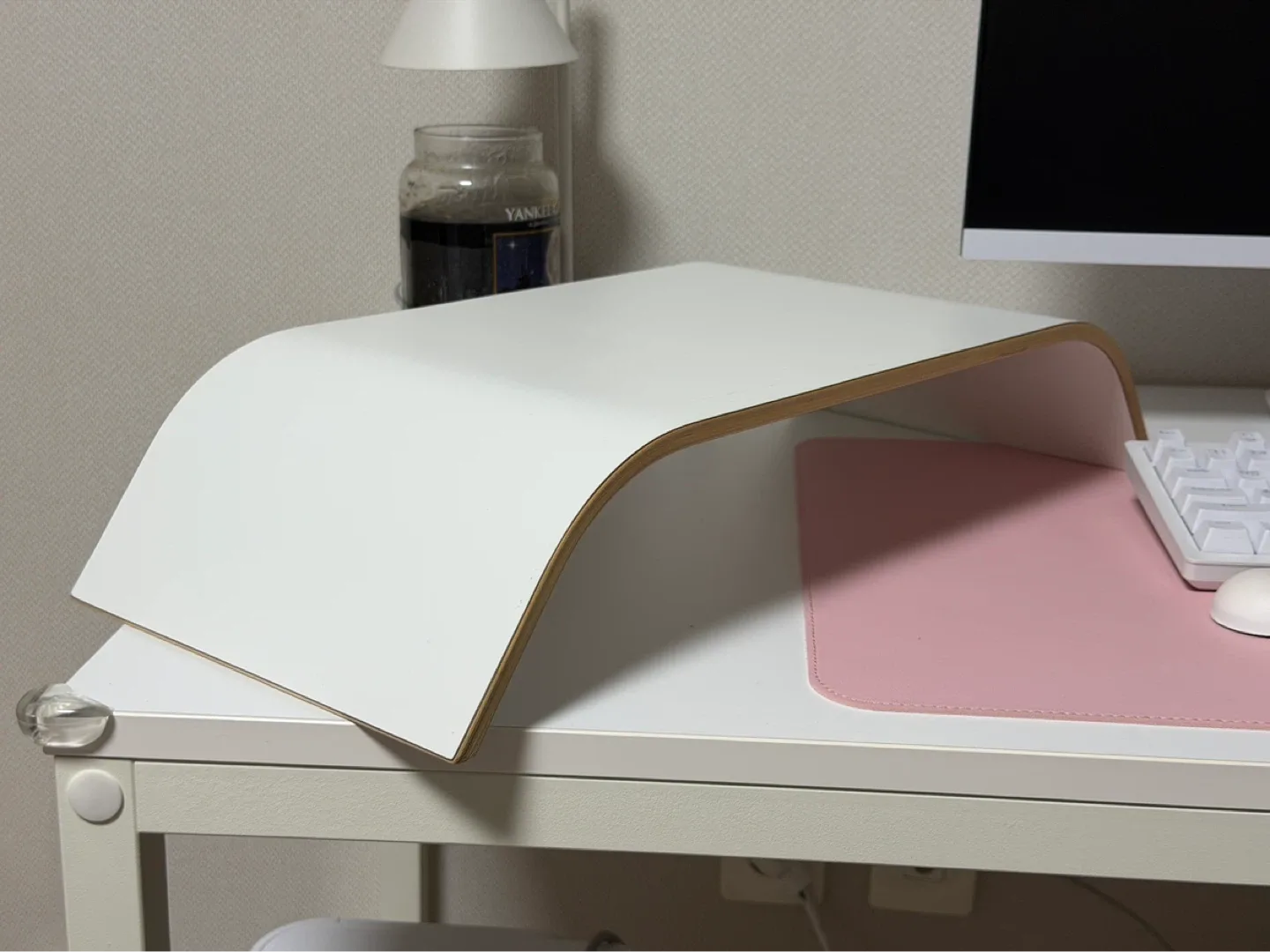 화이트 모니터 받침대