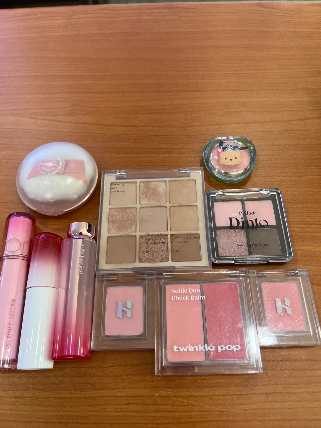 화장품 세트 (섀도우, 블러셔, 립)