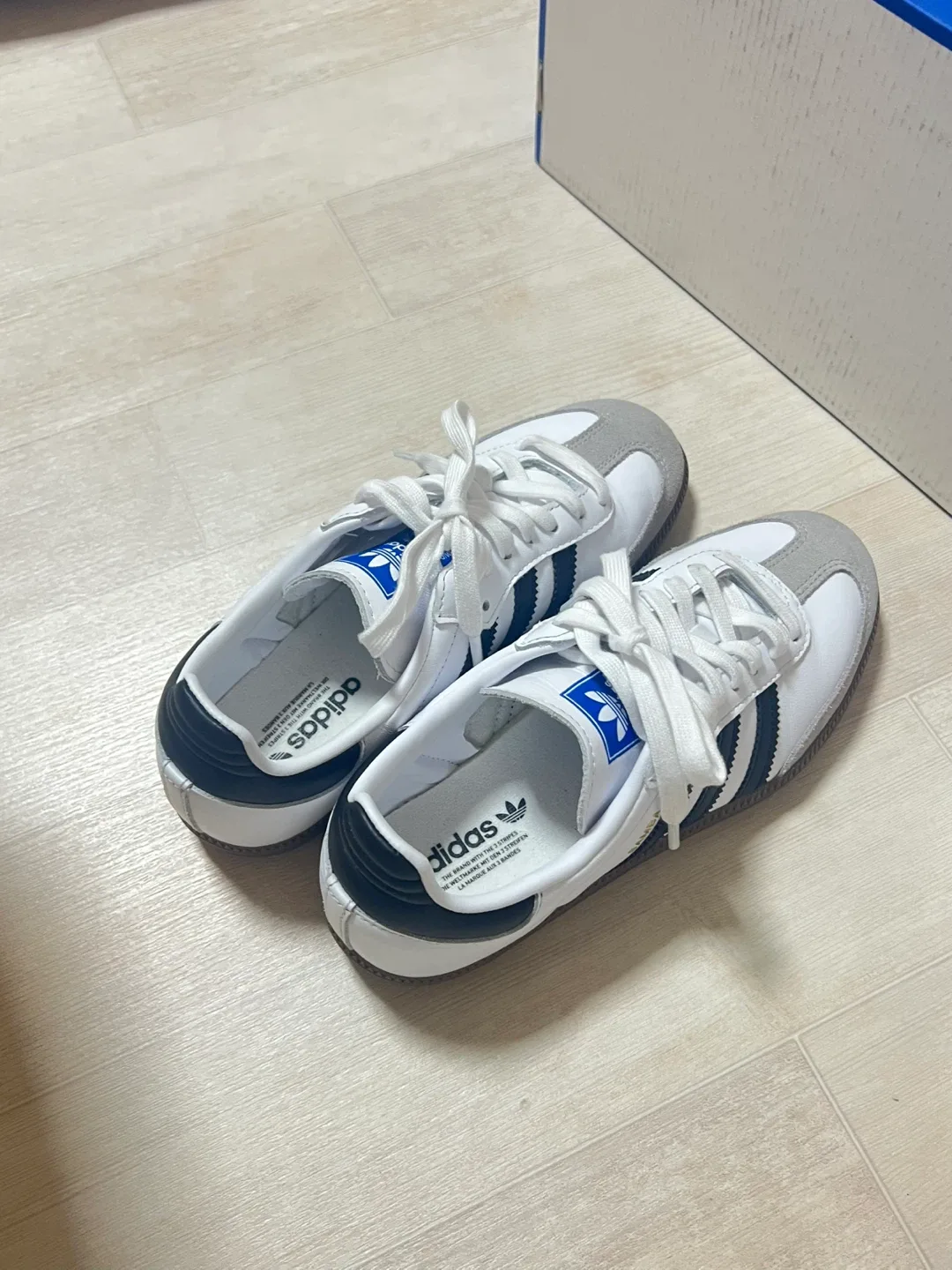 아디다스 삼바 클라우드 화이트 신발