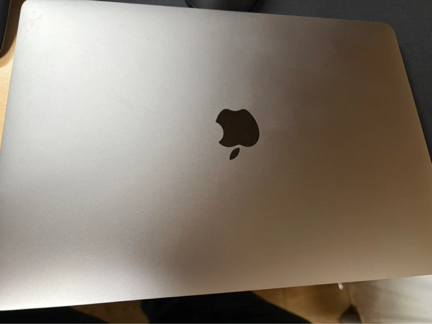 맥북 프로 2019꺼 팝니다