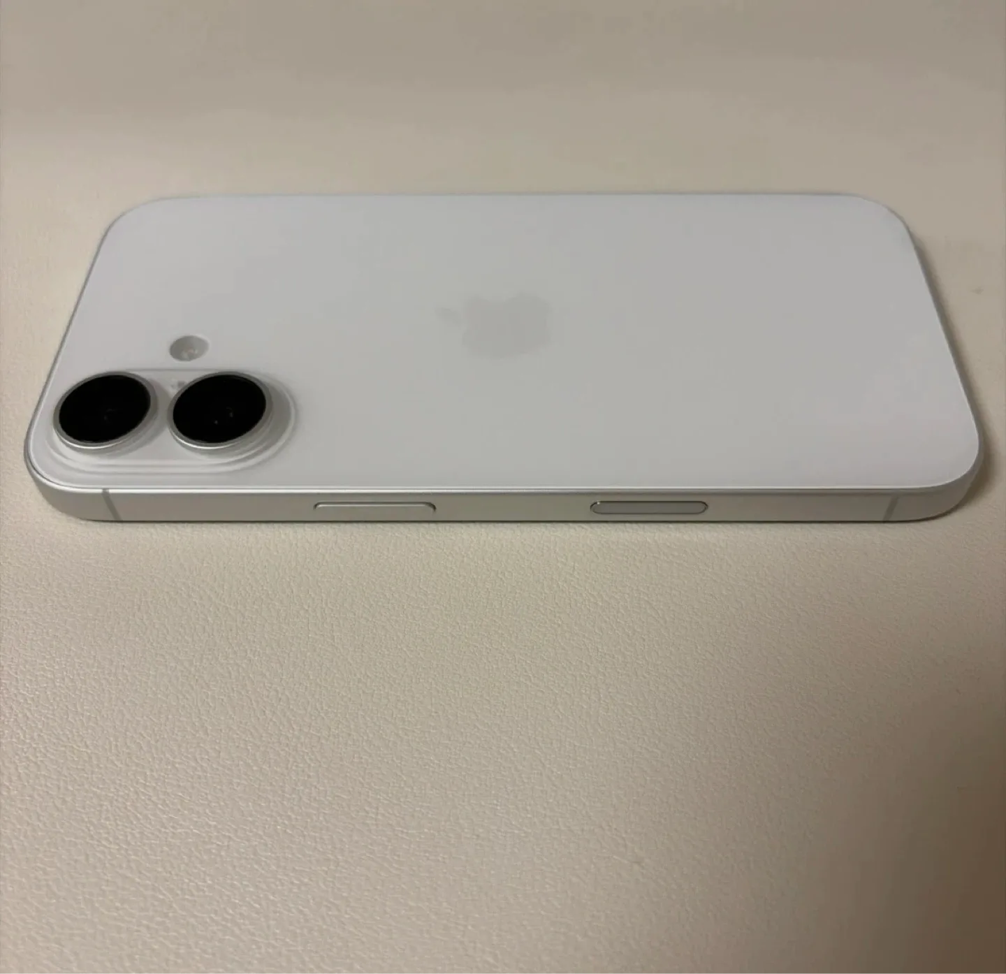 아이폰 16 128GB 화이트