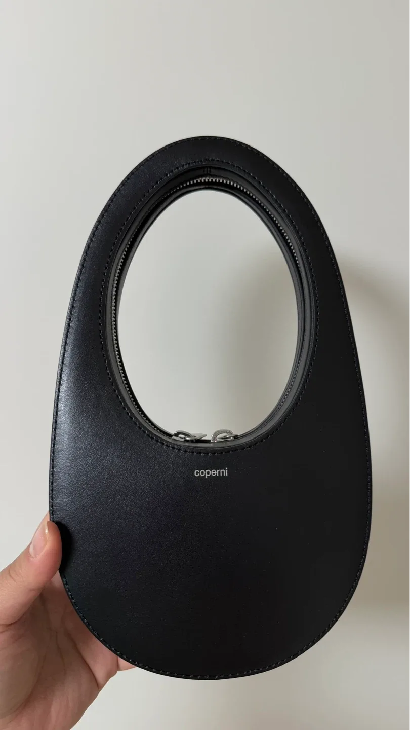 코페르니 스와이프백 블랙 미니